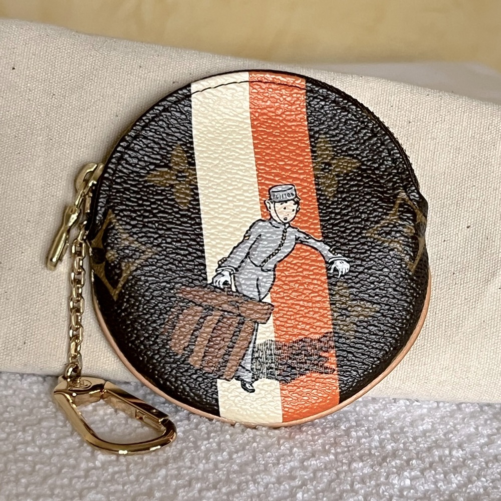 Louis Vuitton Monogram Groom Round Coin Purse